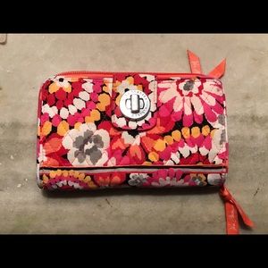 Large VERA BRADLEY Wallet!